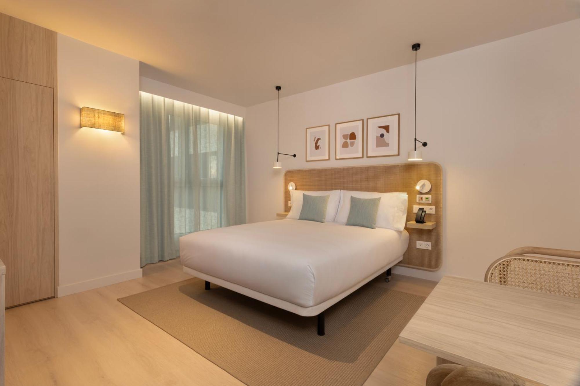 Staybridge & By Ihg 3*