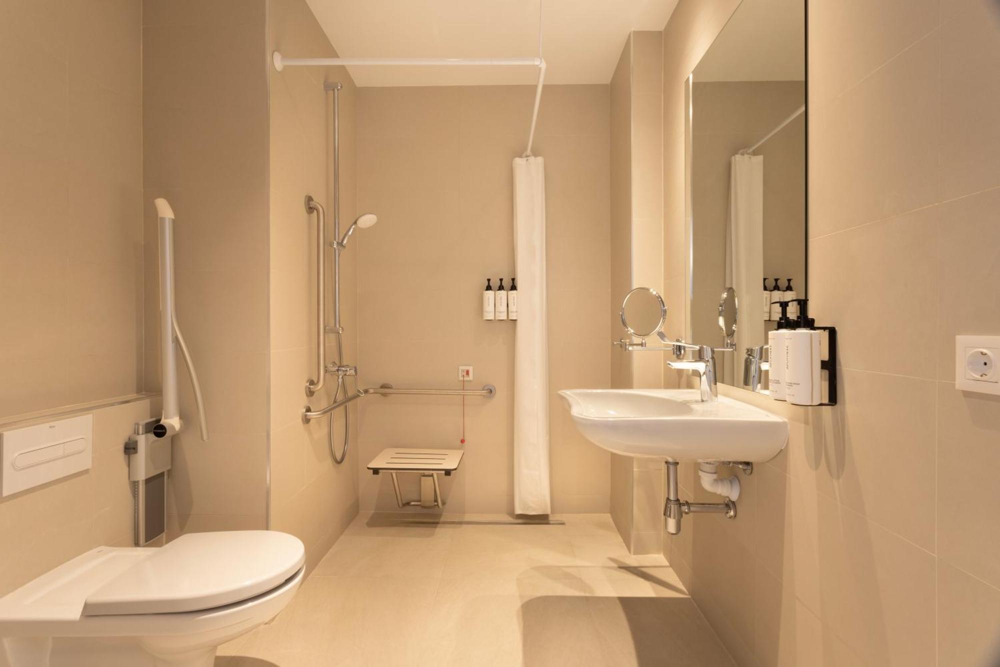 Staybridge & By Ihg Hotell 3*