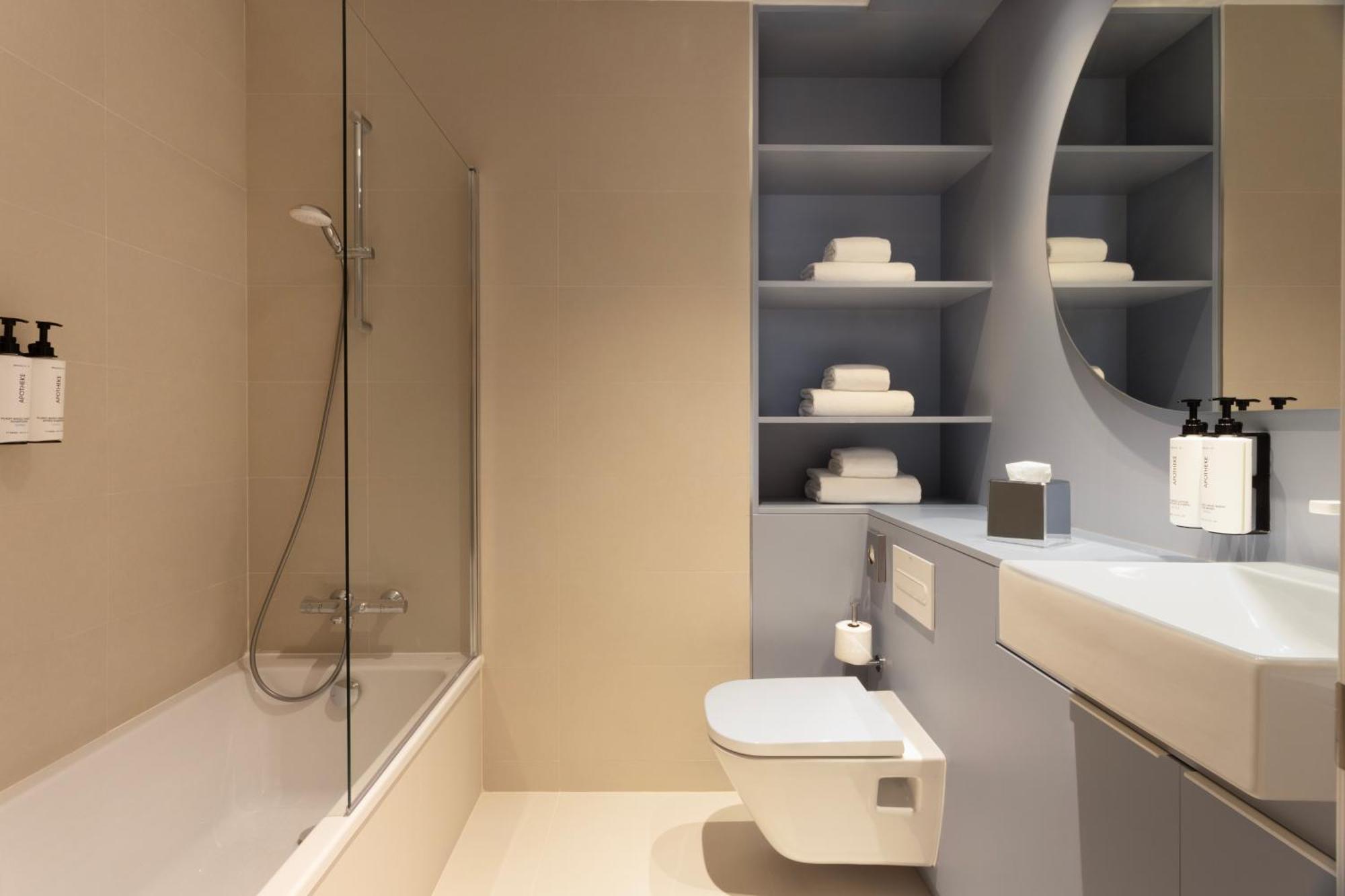 Staybridge & By Ihg 3*